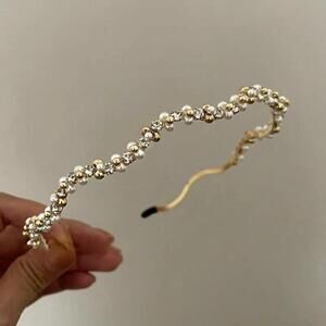 Wavy Rhinestone and Pearl Headband In Gold